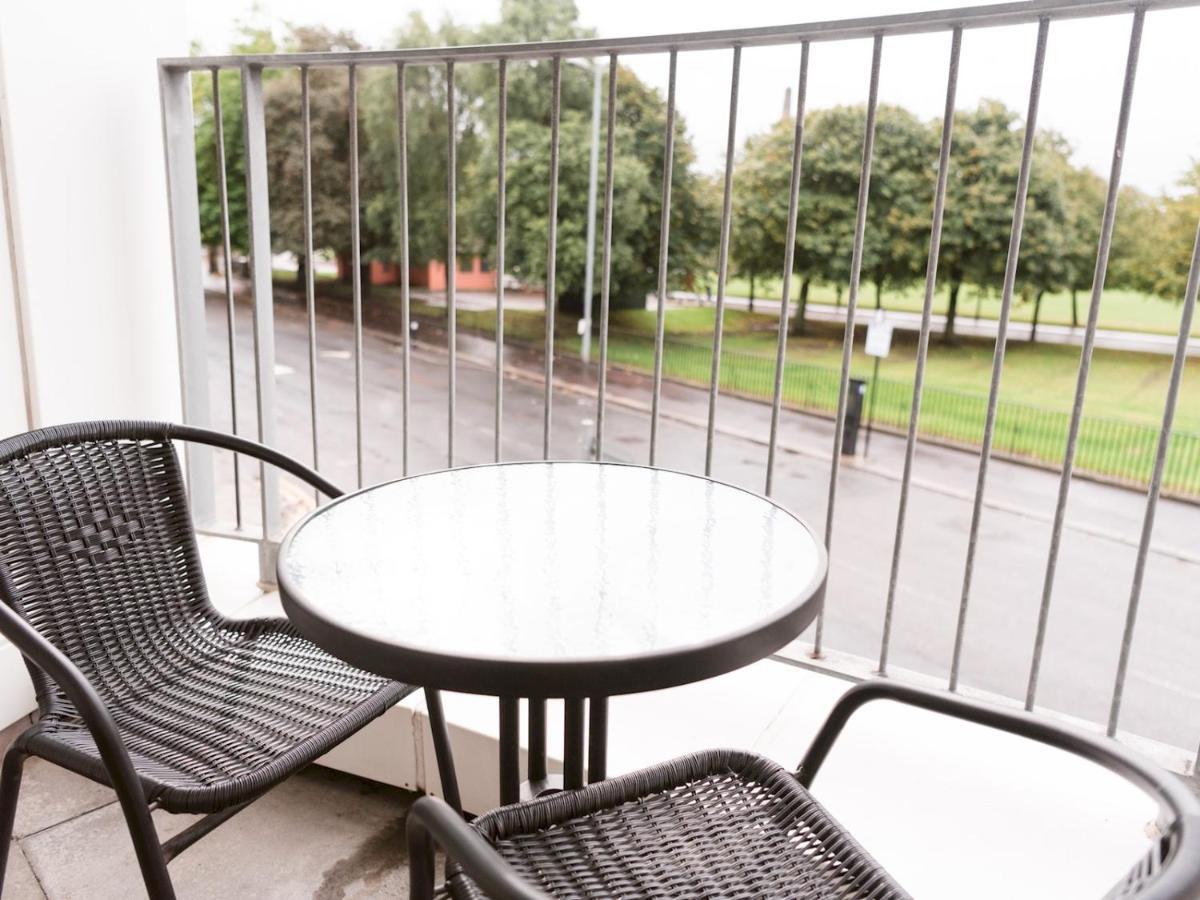 Pass The Keys Stylish 2Bed Rental Unit Glasgow Green Exterior photo